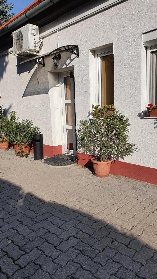Ruttkai Vendeghaz Apartment Szekesfehervar Luaran gambar