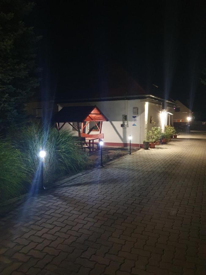 Ruttkai Vendeghaz Apartment Szekesfehervar Luaran gambar
