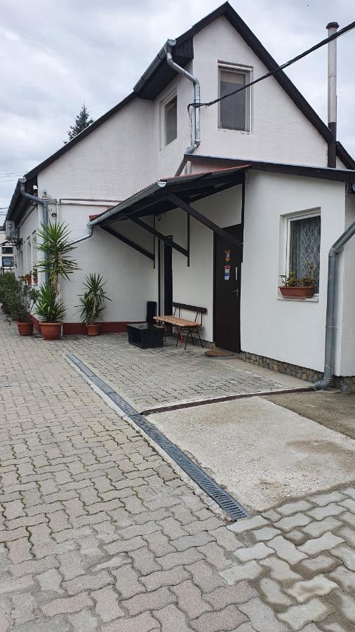 Ruttkai Vendeghaz Apartment Szekesfehervar Luaran gambar