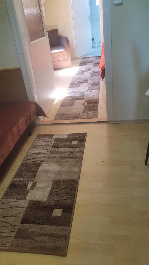 Ruttkai Vendeghaz Apartment Szekesfehervar Luaran gambar